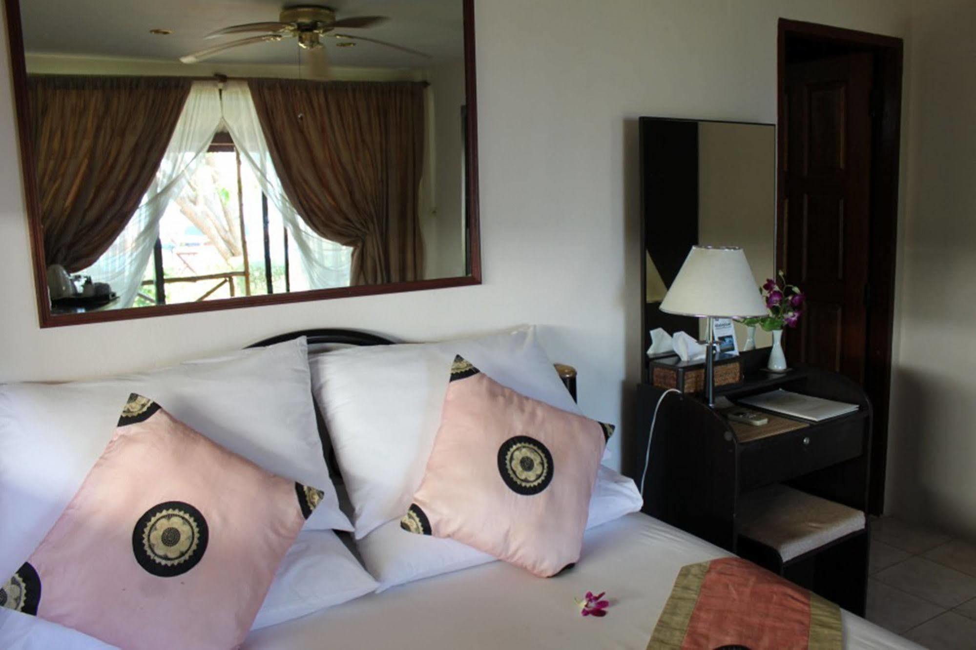 The Waterfront Hotel At Fishermans Village Bophut Ngoại thất bức ảnh